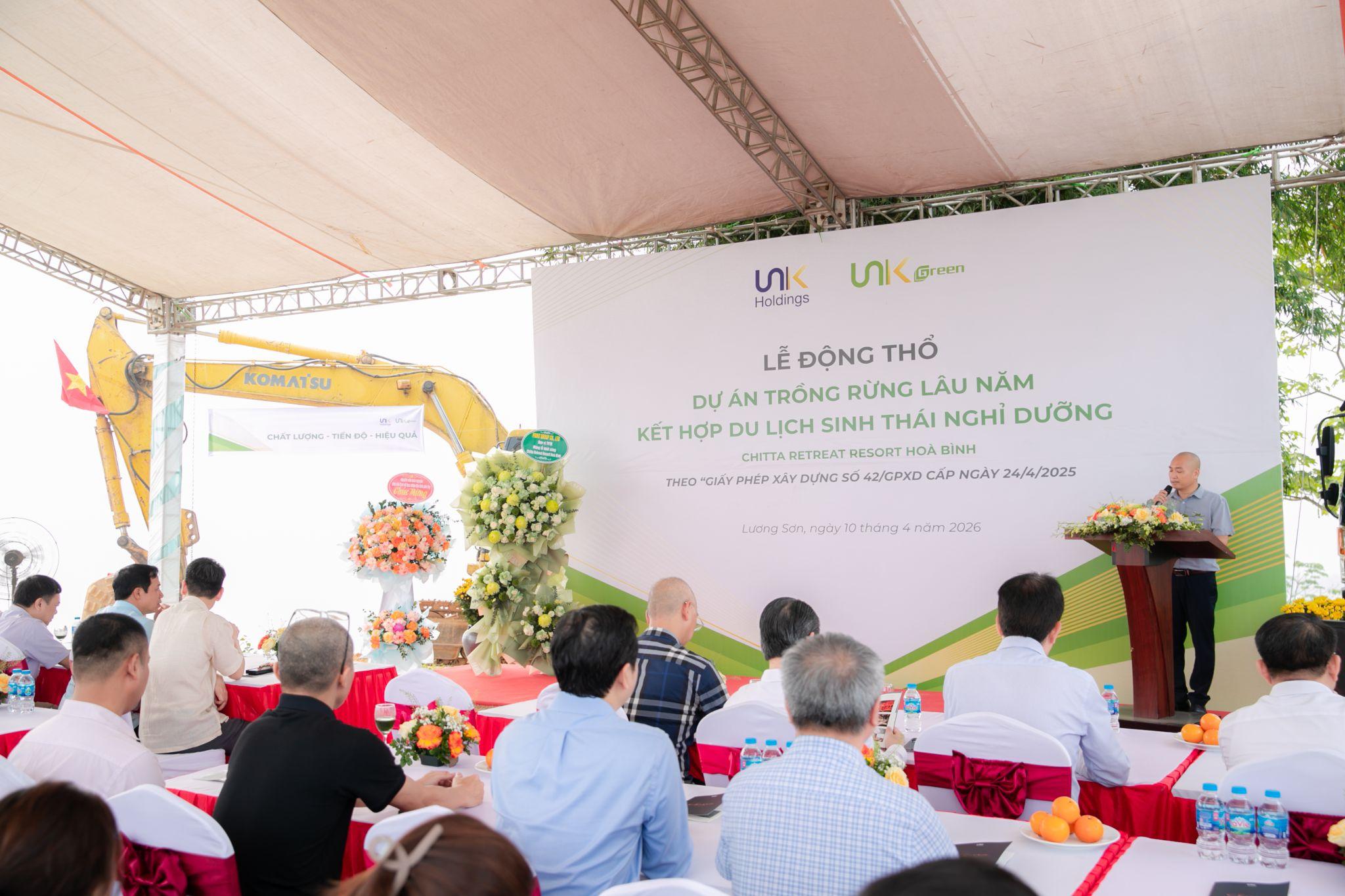 Mr. Dinh Van Hai, Deputy General Director & Director of the Project Management Board, delivering remarks.